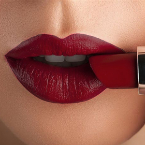 暗红色口红迪奥
