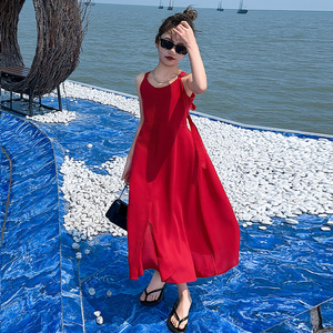 女童夏季无袖连衣裙2024新款洋气时髦红色沙滩裙大童吊带公主裙子