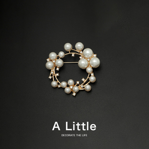 A Little珍珠胸针高档女气质胸花小众创意别针时尚百搭衣服装饰品