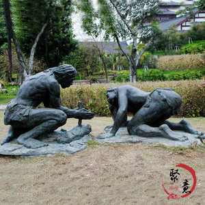 古代原始人钻木取火雕塑 铸铜 玻璃钢 猿人打猎生活人物户外摆件