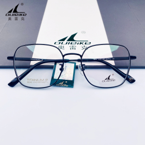 奥雷克眼镜架钛