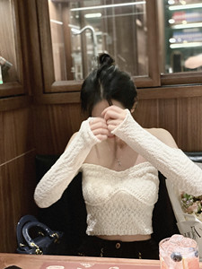 吾十一漏锁骨辣妹白色一字肩领针织毛衣性感抹胸吊带背心上衣