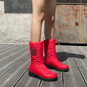 2023新款红色冬季羽绒防水棉靴学生平底加绒雪地靴女中筒保暖短靴