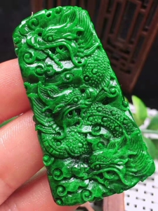 珠宝饰品天然a货翡翠玉石毛货冰润精雕起胶感辣绿五龙至尊吊坠