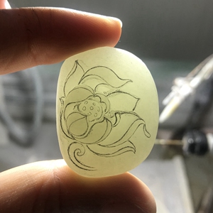 新疆和田玉白玉籽料羊脂玉精品挂件苏工大师满皮荷花莲花西枫玉雕