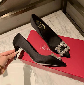rv方扣缎面丝绸水钻高跟鞋女花钻经典款红色婚鞋细跟尖头真丝单鞋