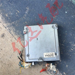 适用于宝马e53e46e39f02f18e90e60e70e71f35f25f15x5x6520功放