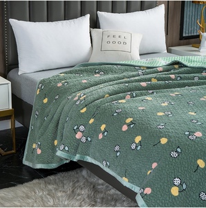 秋冬牛奶绒床盖双面两用一面绒一面纯棉床盖可铺可盖绗缝夹棉盖毯