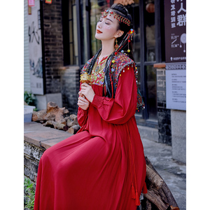 新疆西藏云南丽江大理旅游穿搭大码女装民族风连衣裙异域风情拍照