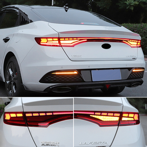 贯穿式尾灯菲斯塔