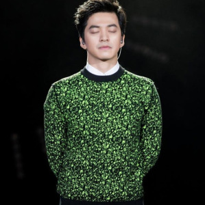 明星李健同款绿色迷彩碎花男士黑色红色蓝毛衣修身圆领时尚针织衫