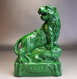 实木绿色老虎摆件木质生肖上山虎木头雕刻青虎绿虎纯木车载工艺品