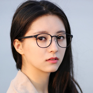 眼镜女复古文艺小脸