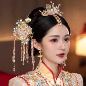 浅色秀禾新娘头饰发饰眉心坠步摇流苏后压金色中式婚礼额饰古装
