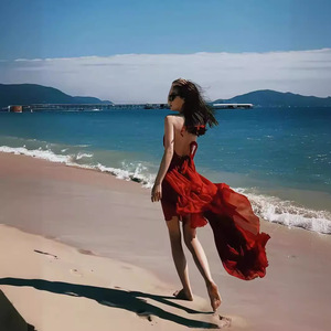 三亚度假连衣裙红色露背燕尾沙滩长裙海边拍照衣服超仙挂脖吊带裙