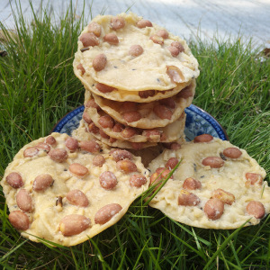 广东韶关特产花生饼农家自制油炸香酥脆整块月亮巴饼铜勺饼小吃