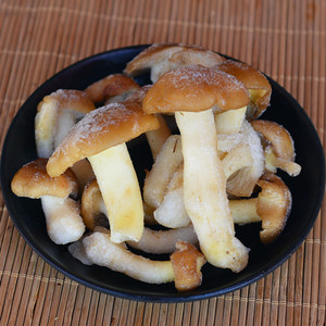 新鲜野生北风菌速冻冰鲜鸡足山冷菌云南大理土特产蘑菇包邮顺丰