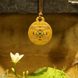 黄金足金纯金坛城吊坠挂坠点钻镶嵌祖母绿定制