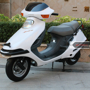 二冲程踏板摩托车