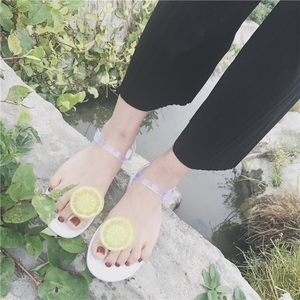 2017夏季新款韩版凉鞋女夏天可爱柠檬水果夹脚凉鞋海边度假沙滩鞋