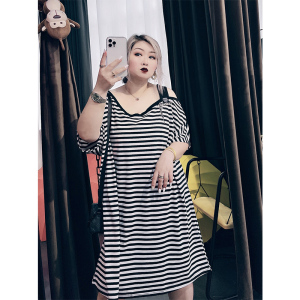 特大码女装300斤条纹露肩连衣裙宽松胖mm260韩版洋气纯色过膝长裙