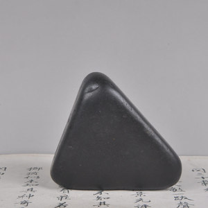 h533【纯黑 厚实 三角形 镇石】大湾石小品石观赏石奇石手玩石头