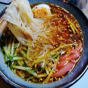 魔法淘购淘宝五份包邮鸡西辣菜 大份装大东江鑫园冷面菜刀削面拌干