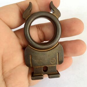创意做旧款黄铜指虎 edc指虎 男孩女孩防身指扣 防狼破窗