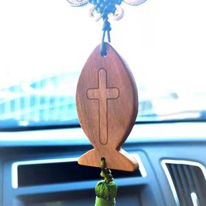 实木檀木鱼挂绿十字架简约造型汽车内挂件饰品激光雕刻装饰