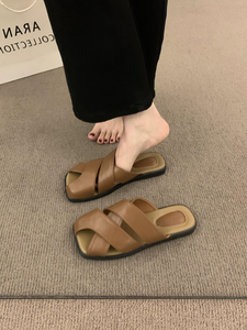 软皮镂空包头半拖鞋女夏季外穿时尚2024年新款法式编织罗马凉拖鞋