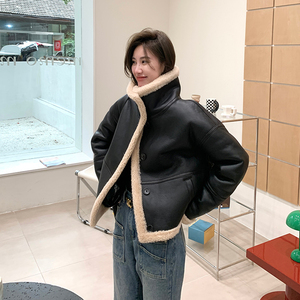 进口美利奴皮毛一体机车皮草外套女短款2023年新款羊羔毛大衣冬季