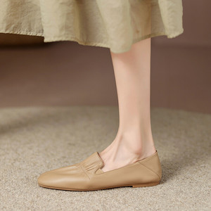 真皮平底女鞋2022春秋季新款软面软底圆头中口鞋四季鞋杏色单鞋女