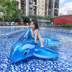 儿童成人水上坐骑充气游泳池漂浮蓝色鲸鱼玩具充气船浮排冲浪板