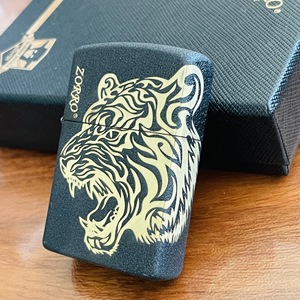 zorro佐罗正品黄铜砂轮防风煤油打火机经典黑砂商务雕花虎头怒吼