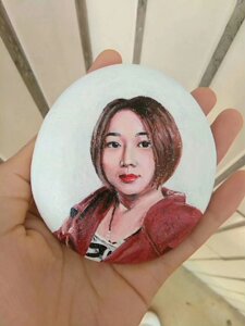 石头画定制人物