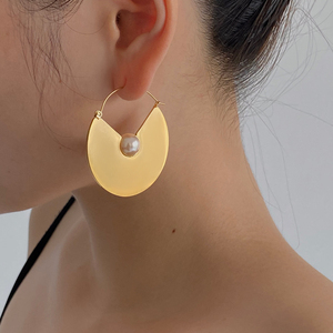 unnco | 秋冬法国大牌设计师 夸张半圆珍珠耳环欧美时尚扇形耳圈
