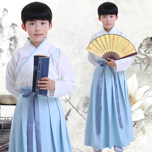 小男孩汉服古装