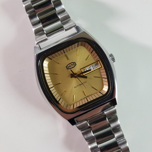 瑞士乐都 原装库存品相手表 octo