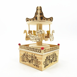 木质摆件工艺品八音盒情人节生日礼物创意旋转木马欧式音乐盒