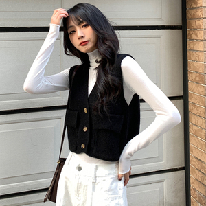 韩版短款小马甲女外穿新款2021年复古黑色毛衣开衫背心深v领针织
