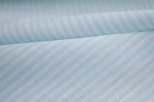 意大利进口薄款淡绿白色竖条纹细腻编织纯亚麻面料设计师服装布料