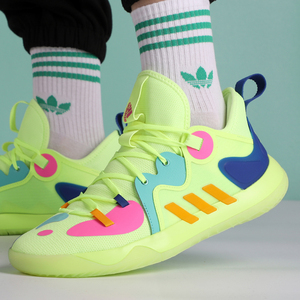 阿迪荧光绿鞋