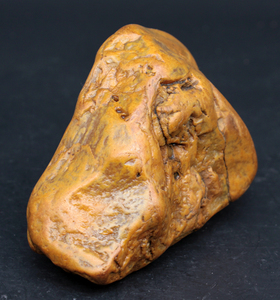 黄龙玉原石籽料冰种