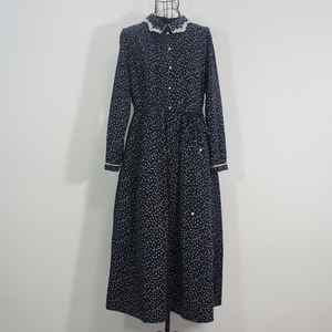 红镯子秋季新款女民族风绣花翻领修身蓝色碎花长袖a字中长连衣裙