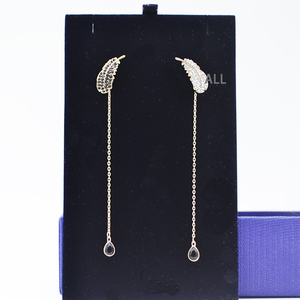 奥地利水晶 优雅流苏水滴黑白双色羽毛女耳线耳环 5495373