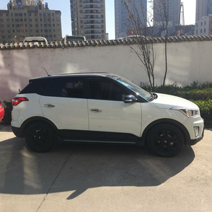 现代ix25悬浮车顶全景天窗膜高亮黑水晶钢琴黑顶ad柱车身改色贴膜