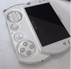 原装索尼 psp超薄滑盖pspgo 二手9新白色7新黑色游戏机PSP 掌游戏