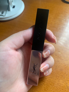 ysl小粉条,试色如图,口红太多,出.保真,色号202,颜色