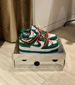 耐克dunk ow联名 全新带盒 一直放鞋盒里欣赏