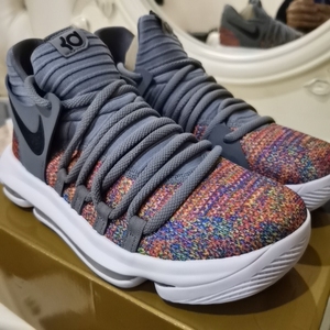 型号:杜兰特kd10 彩虹